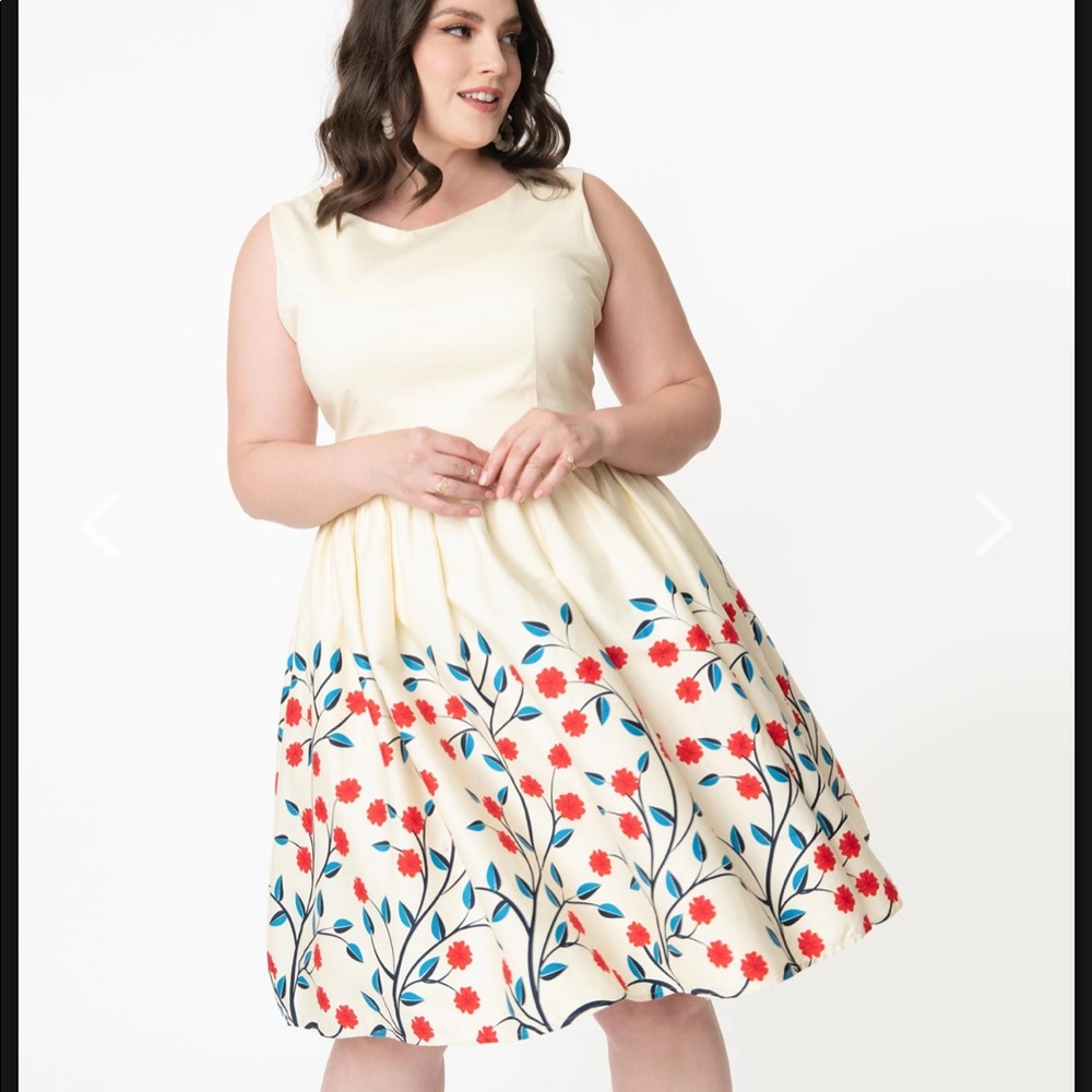 Collectif 1950s Ivory & Red Floral Border Candice Swing Dress -UK 16